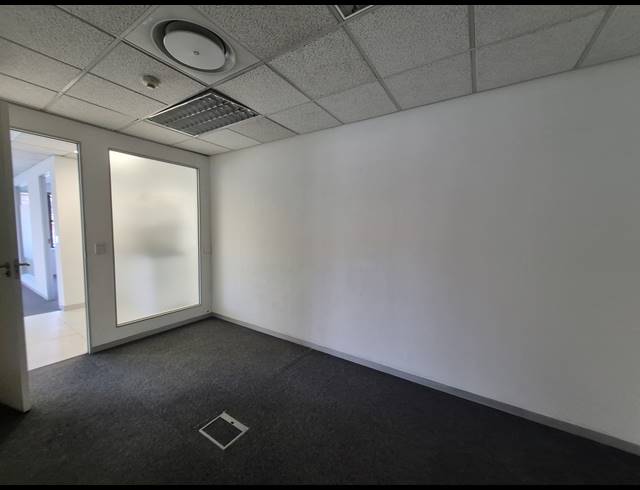 1,276M² OFFICE TO LET IN SANDTON CENTRAL